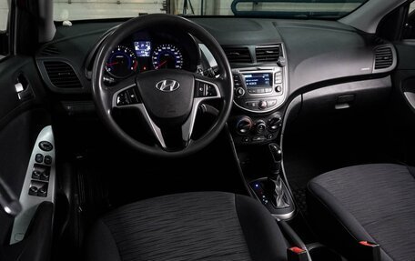 Hyundai Solaris II рестайлинг, 2015 год, 1 039 000 рублей, 6 фотография