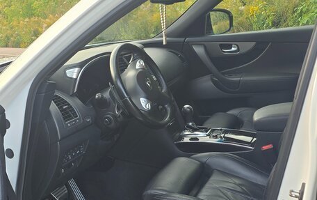 Infiniti QX70, 2015 год, 1 950 000 рублей, 8 фотография
