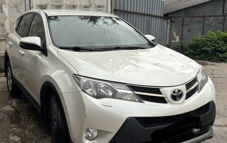 Toyota RAV4, 2013 год, 1 680 000 рублей, 2 фотография