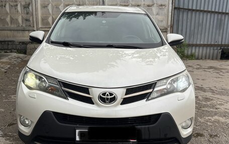 Toyota RAV4, 2013 год, 1 680 000 рублей, 6 фотография