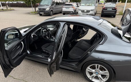 BMW 3 серия, 2017 год, 2 590 000 рублей, 15 фотография