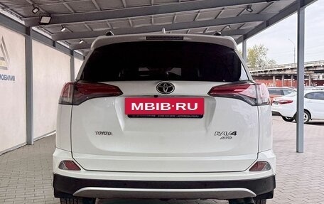 Toyota RAV4, 2018 год, 2 349 000 рублей, 4 фотография