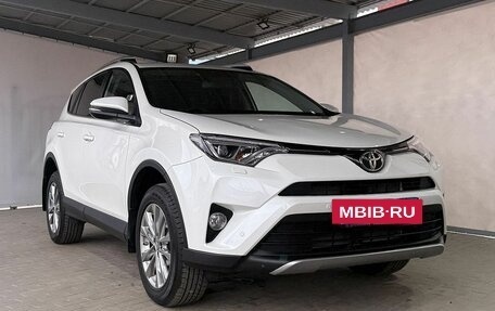 Toyota RAV4, 2018 год, 2 349 000 рублей, 7 фотография
