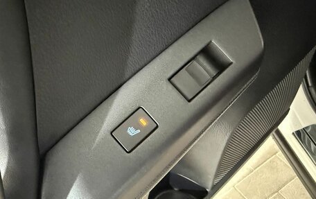 Toyota RAV4, 2018 год, 2 349 000 рублей, 18 фотография