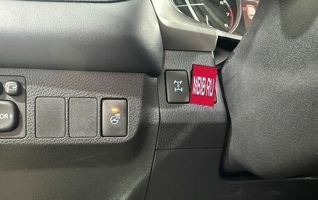 Toyota RAV4, 2018 год, 2 349 000 рублей, 15 фотография