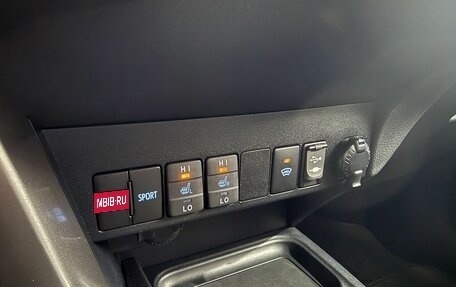 Toyota RAV4, 2018 год, 2 349 000 рублей, 19 фотография