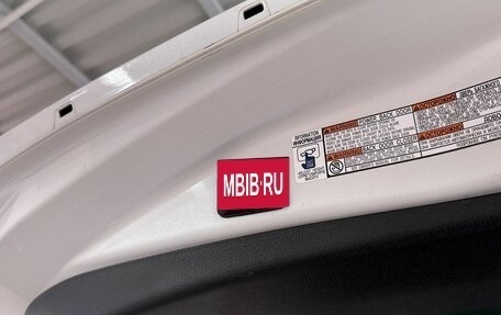 Toyota RAV4, 2018 год, 2 349 000 рублей, 21 фотография