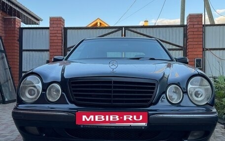Mercedes-Benz E-Класс, 2000 год, 680 000 рублей, 4 фотография