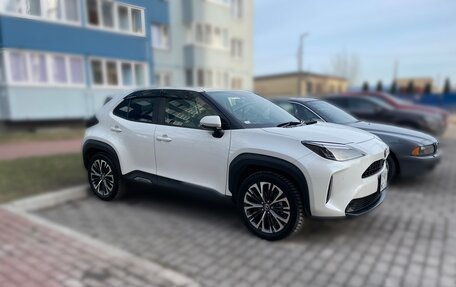 Toyota Yaris Cross, 2021 год, 2 000 000 рублей, 2 фотография