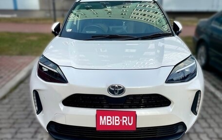 Toyota Yaris Cross, 2021 год, 2 000 000 рублей, 3 фотография