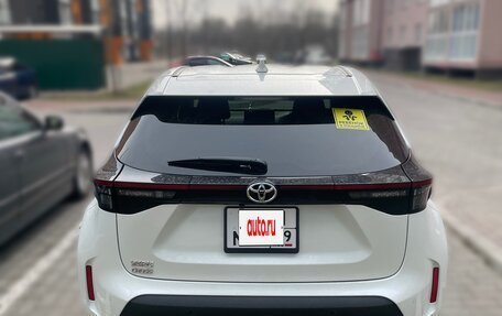 Toyota Yaris Cross, 2021 год, 2 000 000 рублей, 4 фотография
