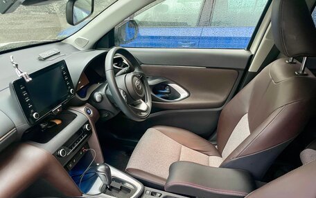 Toyota Yaris Cross, 2021 год, 2 000 000 рублей, 6 фотография