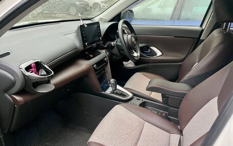 Toyota Yaris Cross, 2021 год, 2 000 000 рублей, 5 фотография