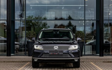 Volkswagen Touareg III, 2015 год, 2 345 000 рублей, 2 фотография