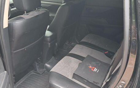 Mitsubishi Outlander III рестайлинг 3, 2014 год, 1 120 000 рублей, 9 фотография