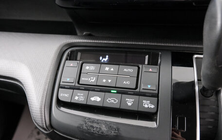 Honda Stepwgn IV, 2015 год, 1 699 000 рублей, 18 фотография