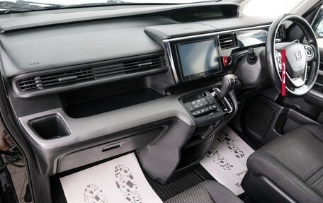 Honda Stepwgn IV, 2015 год, 1 699 000 рублей, 13 фотография