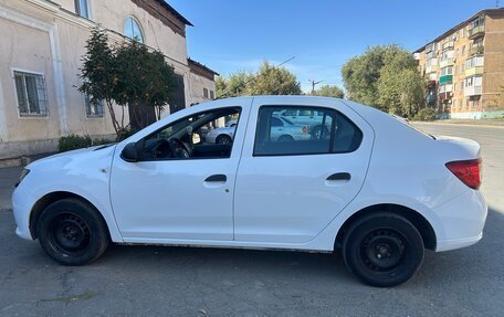 Renault Logan II, 2017 год, 590 000 рублей, 5 фотография