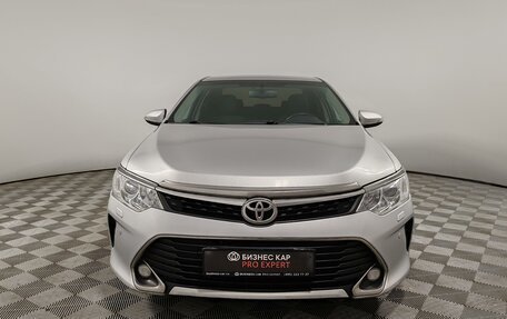 Toyota Camry, 2017 год, 1 899 000 рублей, 2 фотография