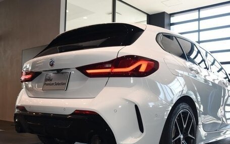 BMW 1 серия, 2022 год, 1 850 000 рублей, 11 фотография