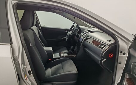 Toyota Camry, 2017 год, 1 899 000 рублей, 19 фотография