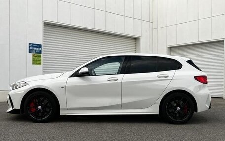 BMW 1 серия, 2022 год, 1 850 000 рублей, 4 фотография