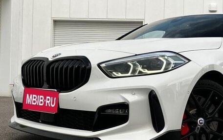 BMW 1 серия, 2022 год, 1 850 000 рублей, 2 фотография