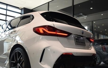 BMW 1 серия, 2022 год, 1 850 000 рублей, 12 фотография