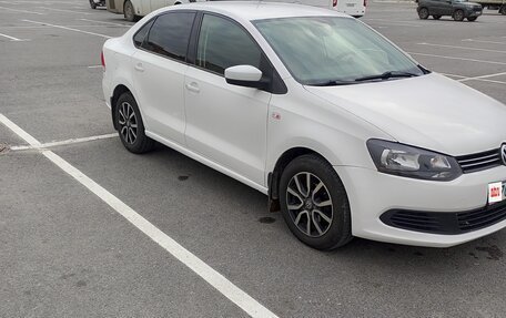 Volkswagen Polo VI (EU Market), 2011 год, 700 000 рублей, 3 фотография