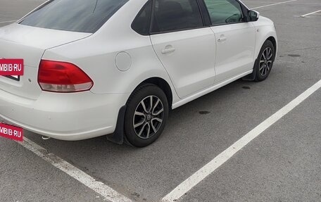 Volkswagen Polo VI (EU Market), 2011 год, 700 000 рублей, 4 фотография