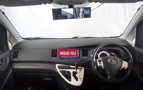 Toyota ISis I, 2017 год, 1 440 000 рублей, 15 фотография