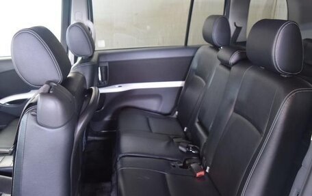 Toyota ISis I, 2017 год, 1 440 000 рублей, 30 фотография