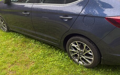 Hyundai Elantra VI рестайлинг, 2019 год, 2 000 000 рублей, 2 фотография