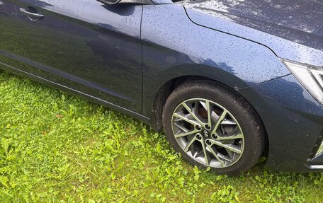 Hyundai Elantra VI рестайлинг, 2019 год, 2 000 000 рублей, 5 фотография