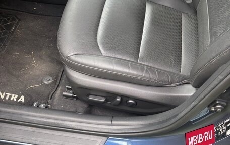 Hyundai Elantra VI рестайлинг, 2019 год, 2 000 000 рублей, 10 фотография