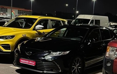 Toyota Camry, 2021 год, 3 000 000 рублей, 1 фотография