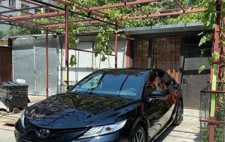 Toyota Camry, 2021 год, 3 000 000 рублей, 2 фотография
