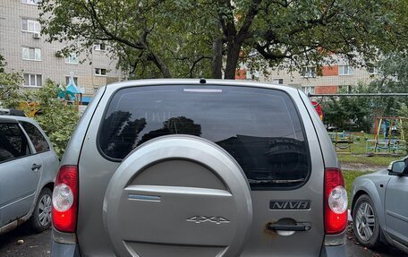 Chevrolet Niva I рестайлинг, 2011 год, 385 000 рублей, 2 фотография