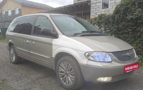 Chrysler Town & Country IV, 2001 год, 600 000 рублей, 2 фотография