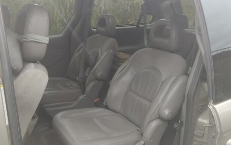 Chrysler Town & Country IV, 2001 год, 600 000 рублей, 15 фотография