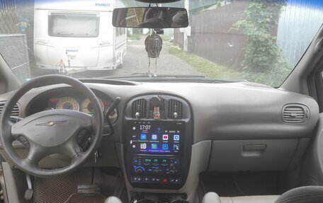 Chrysler Town & Country IV, 2001 год, 600 000 рублей, 12 фотография