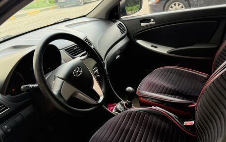 Hyundai Solaris II рестайлинг, 2011 год, 620 000 рублей, 5 фотография