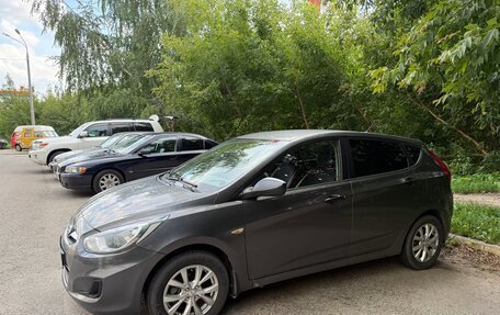Hyundai Solaris II рестайлинг, 2011 год, 620 000 рублей, 3 фотография