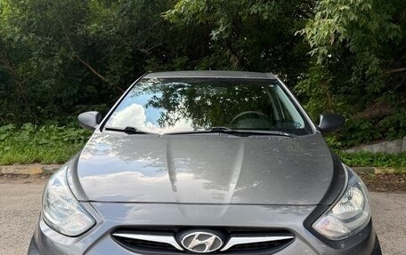 Hyundai Solaris II рестайлинг, 2011 год, 620 000 рублей, 2 фотография