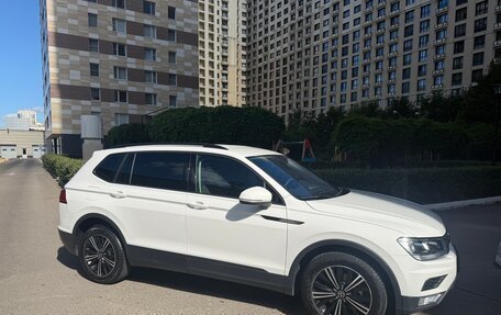Volkswagen Tiguan II, 2021 год, 2 490 000 рублей, 9 фотография