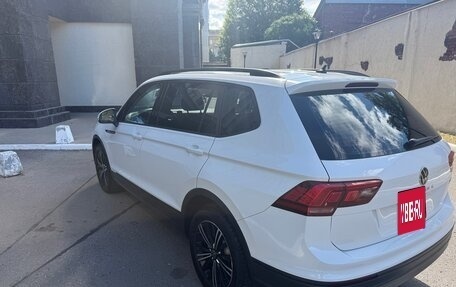 Volkswagen Tiguan II, 2021 год, 2 490 000 рублей, 4 фотография