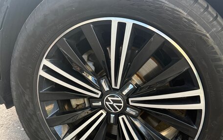 Volkswagen Tiguan II, 2021 год, 2 490 000 рублей, 11 фотография