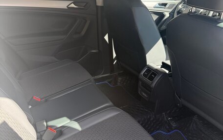 Volkswagen Tiguan II, 2021 год, 2 490 000 рублей, 19 фотография