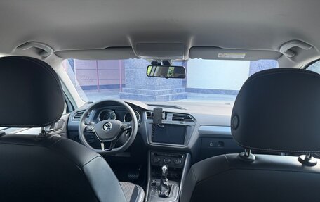 Volkswagen Tiguan II, 2021 год, 2 490 000 рублей, 17 фотография