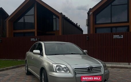 Toyota Avensis III рестайлинг, 2004 год, 590 000 рублей, 3 фотография